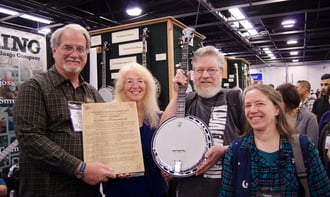 Deering-Elderly100,000th BanjoNAMM.jpg
