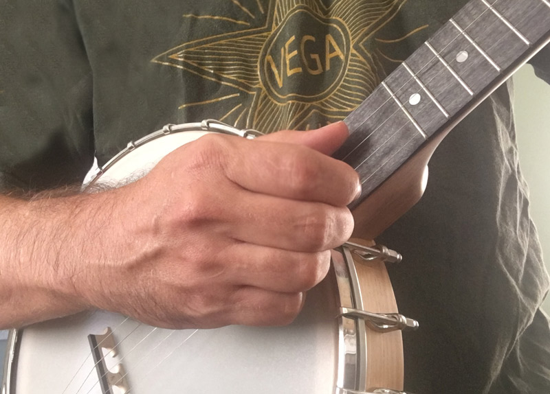 clawhammer banjo technique
